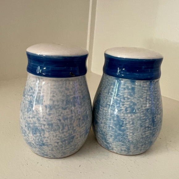 Snowmen salt and pepper shakers. Really cute pair. Perfect pre owned condition. - Picture 3 of 4